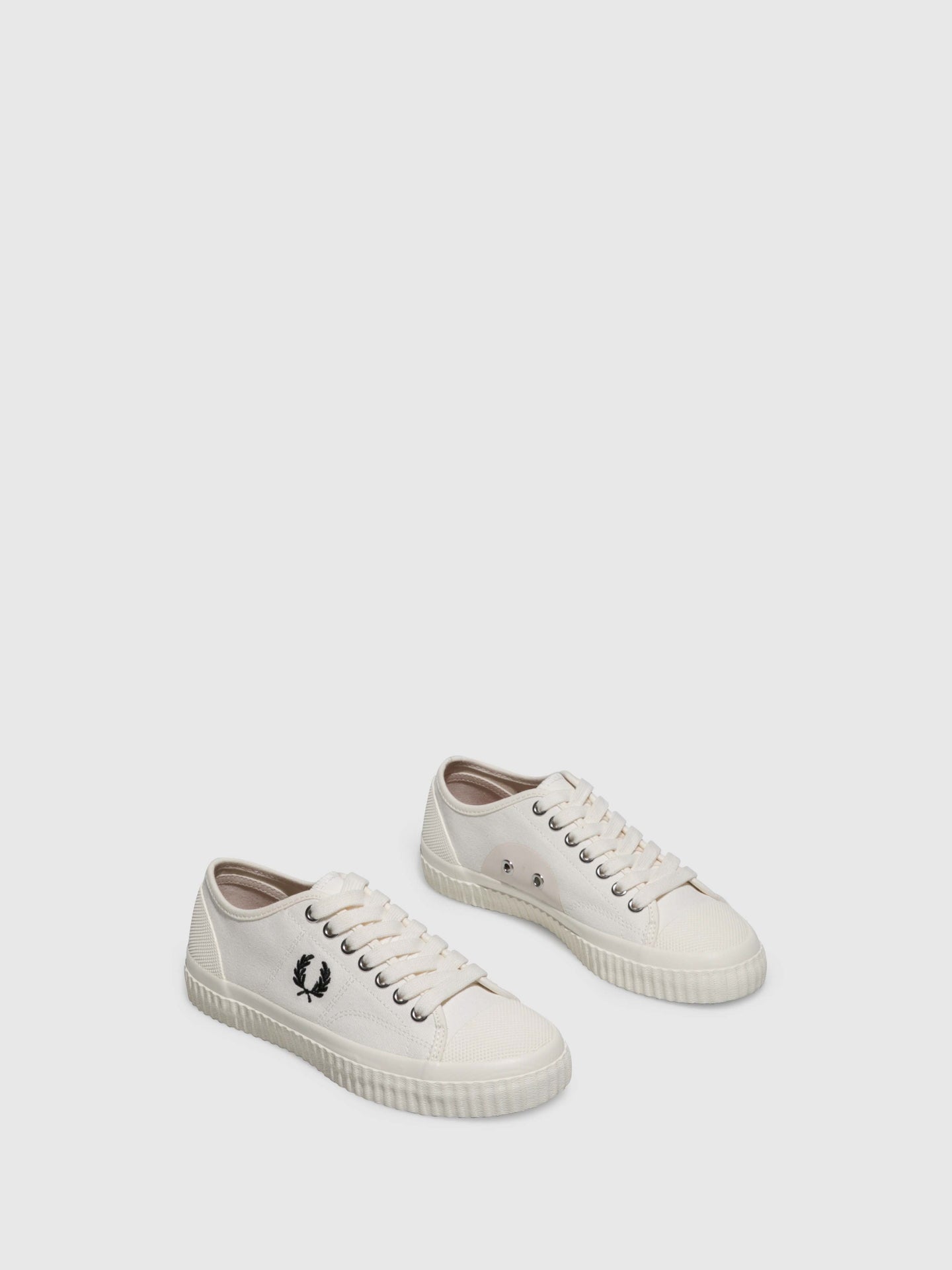 Fred Perry Ténis com Atacadores em Branco